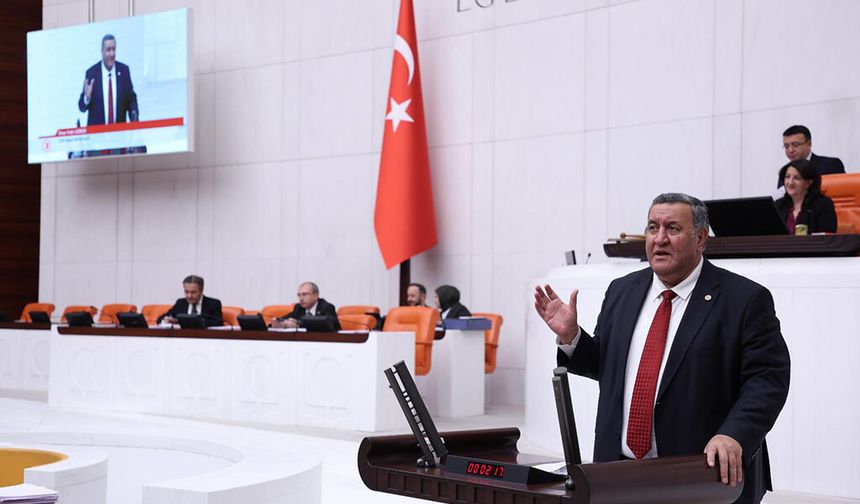 CHP Niğde Milletvekili Ömer Fethi Gürer, tüm kamuda taşeronda kalanların kadroya alınması için verdiği kanun teklifi AKP oyları ile ret edildi.