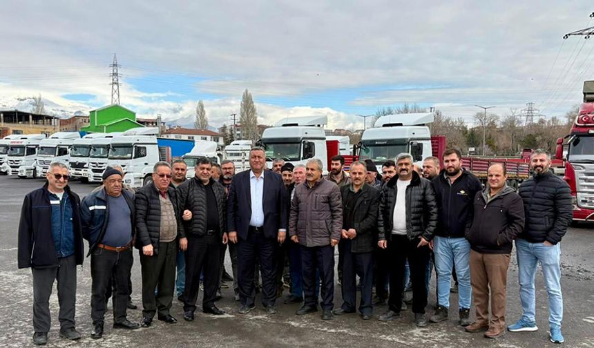 Ömer Fethi Gürer Bor’da Nakliyeci Esnafıyla Buluştu: “Tırcı ‘Battık’ Diyor”