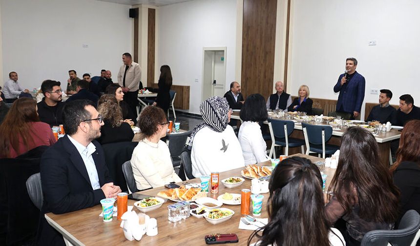 A. Cem Aslanbay, Kapadokya Alan Başkanlığı personeli ve aileleriyle iftar programında bir araya geldi.