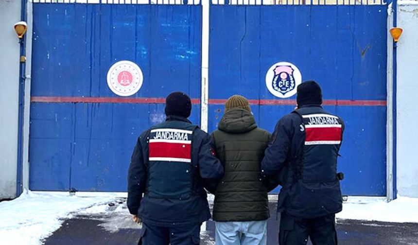 Jandarma nitelikli suçlardan aranan şahısların yakalanmasına yönelik çalışmalarını aralıksız sürdürüyor.