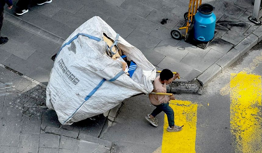 Bayram Arifesinde Utandıran Manzara: Bu Çocuğu Kim Görmezden Geliyor?