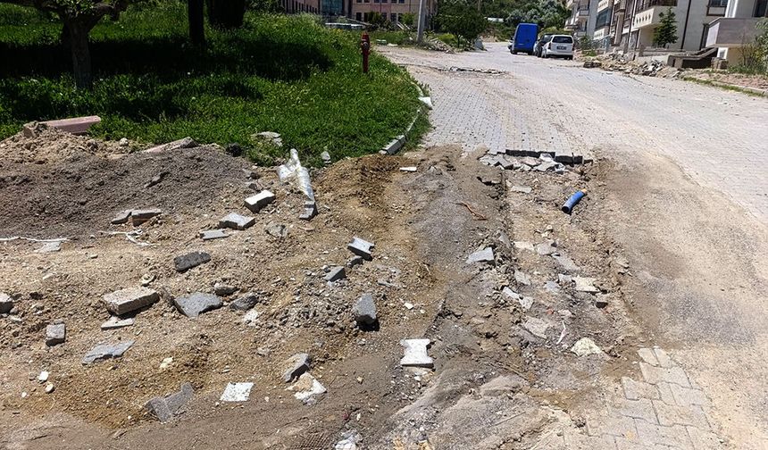 Ürgüp Adliye Sarayı Yolu Alarm Veriyor: "Yaza Hazırız" Açıklamasına Vatandaştan Tepki