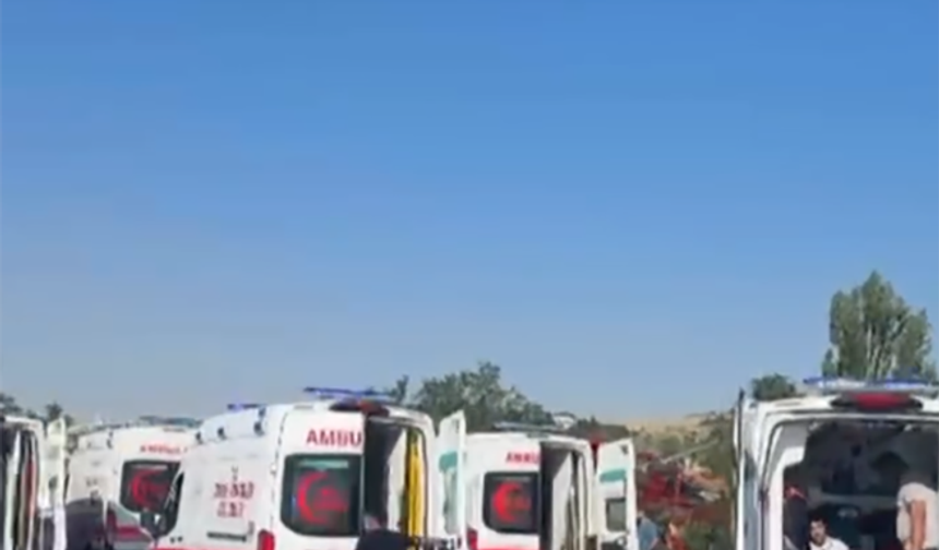 Otobüs Devrildi: 1 Ölü, 22 Yaralı.
