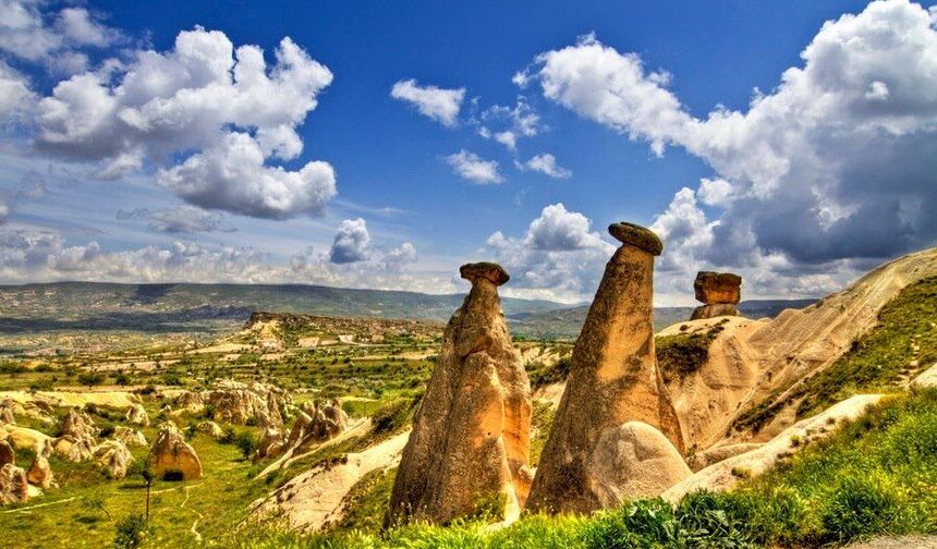 2 sevilen sanatçı Kapadokya'da sahne alacak!