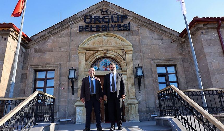 Ürgüp Belediye Başkanı Ali Ertuğrul Bul’un Cuma Yorgancı Desteği Nevşehir’de Tartışma Yarattı!