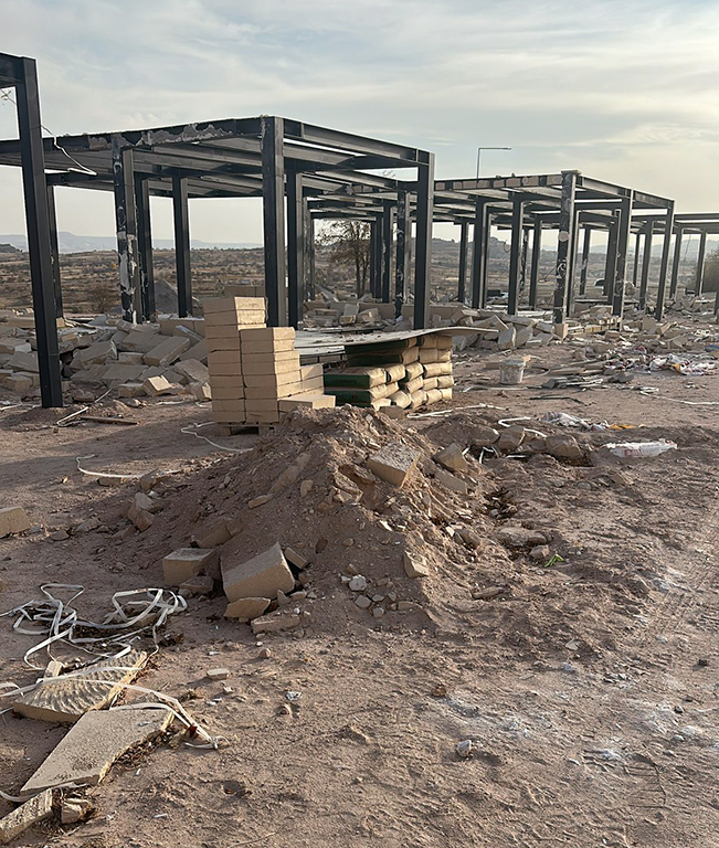 M G 20251111 W A0005