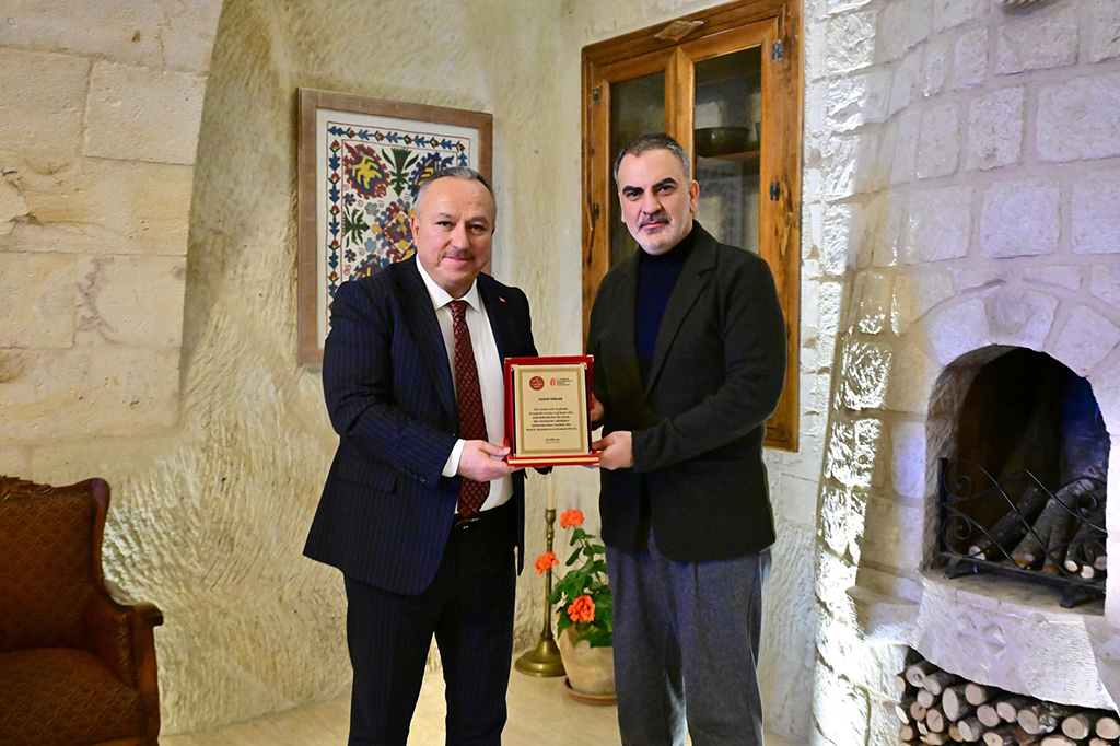 599733367 18078625733186019 1673452257992724483 N