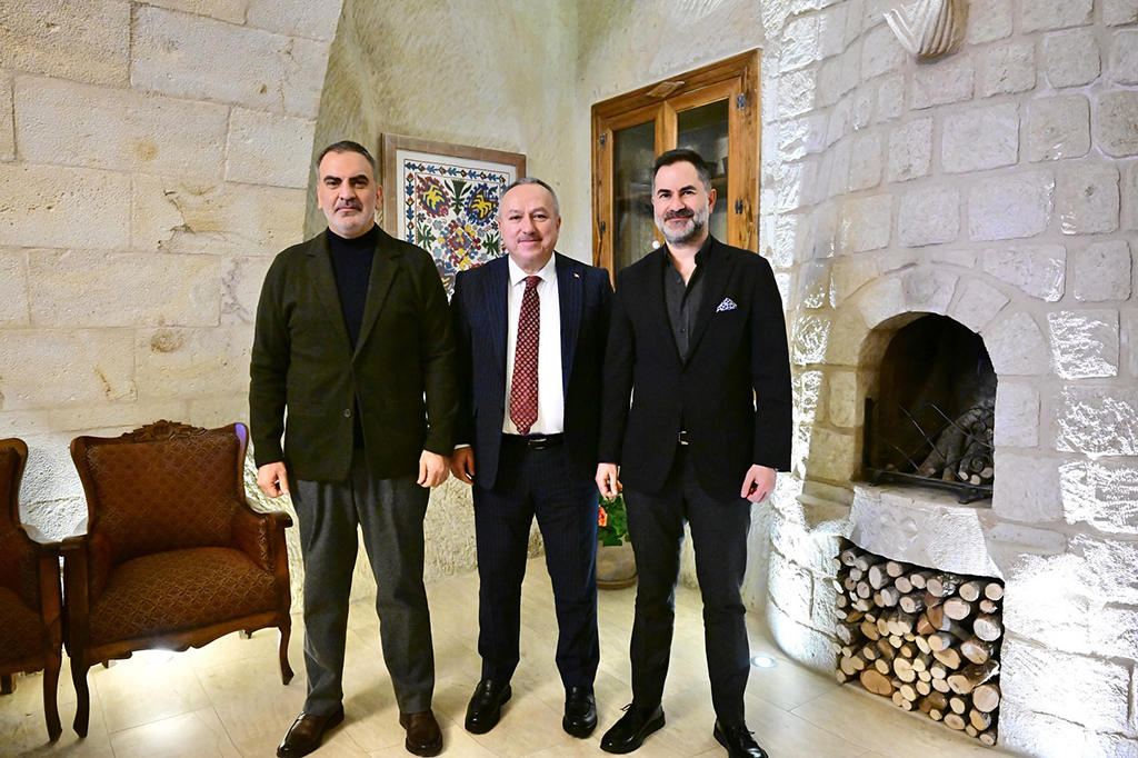 599985431 18078625754186019 7236618672887191951 N