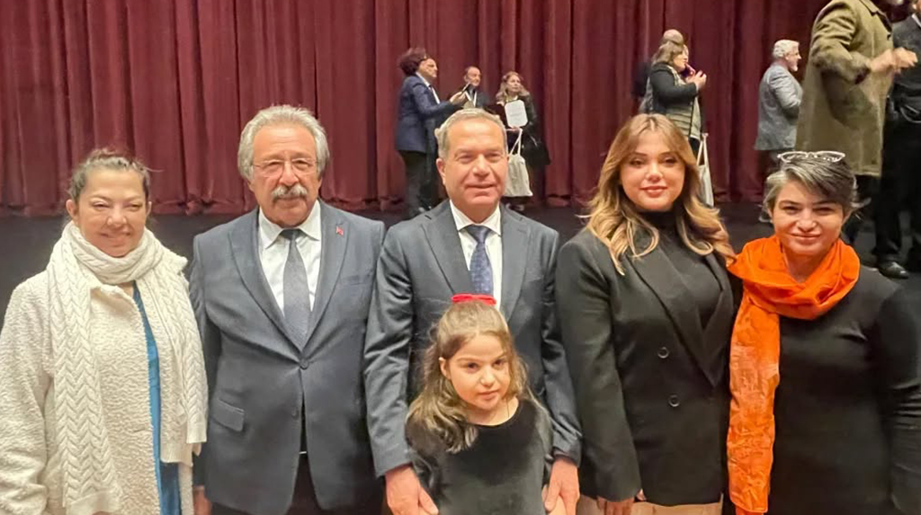 619263379 18189458356360042 5792041455734983437 N