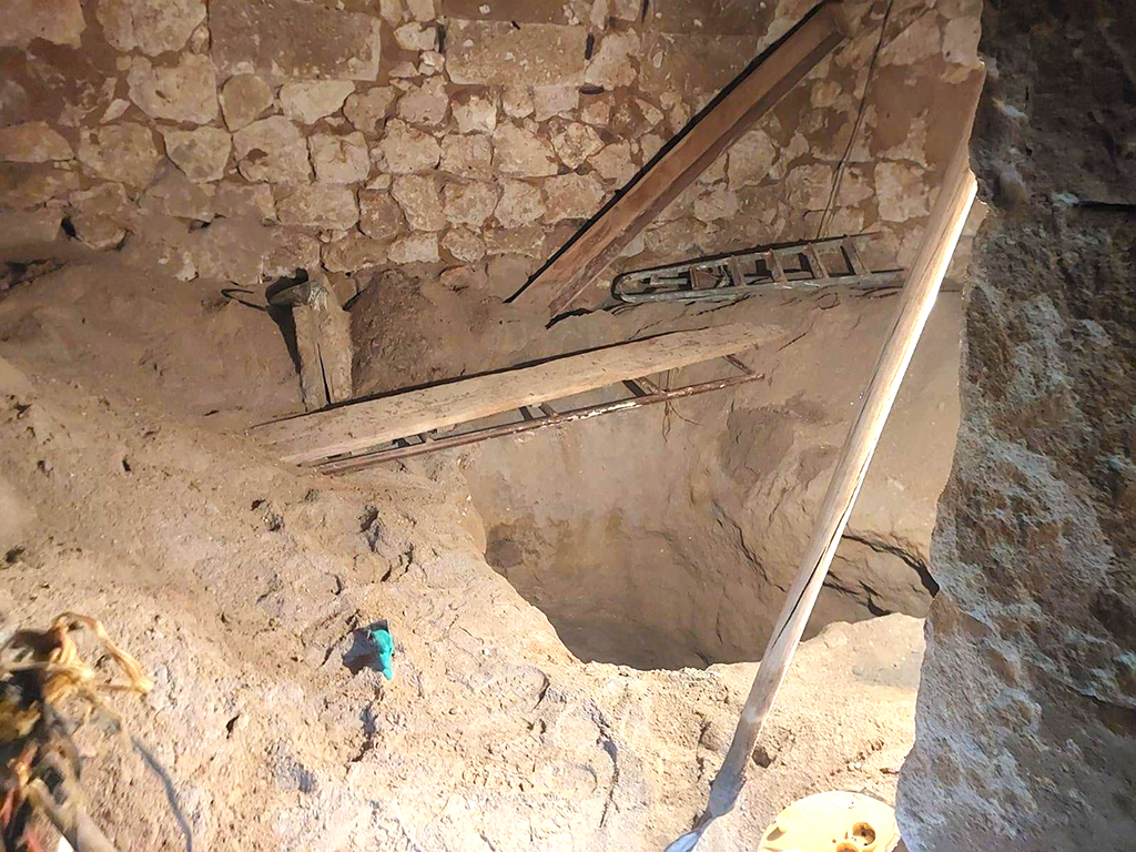 Be8Ad5B4 5E85 44Ff 806C 96B7C66268Db