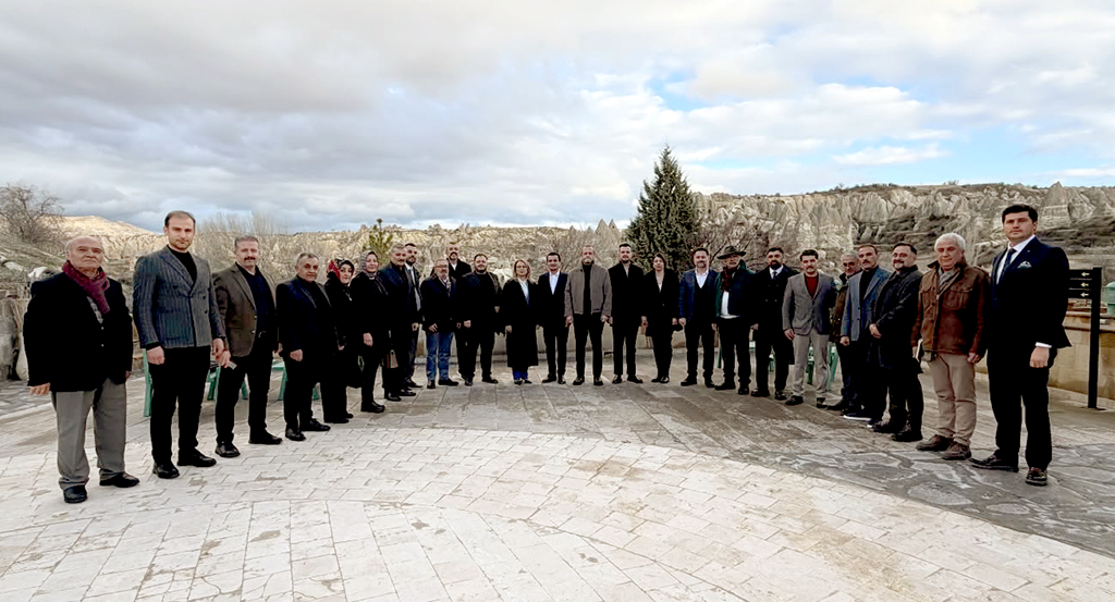 632737442 18220678921312506 8591551203518872928 N