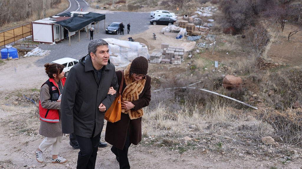 St. George Kilisesi’ne Diplomatik Ziyaret (1)